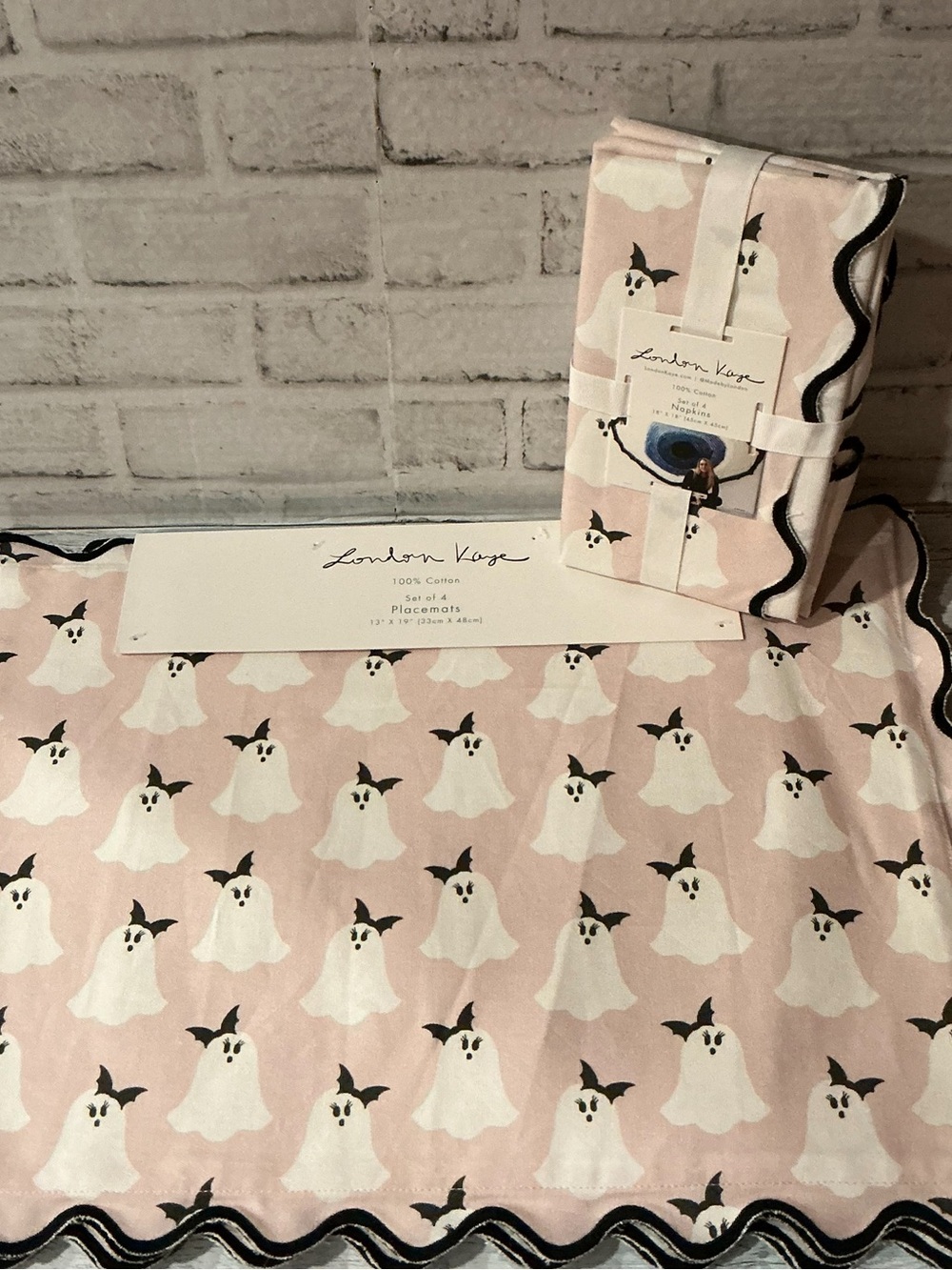 London Kaye 8Pc. Pretty Ghost Pink Halloween Placemat  & Napkin Set